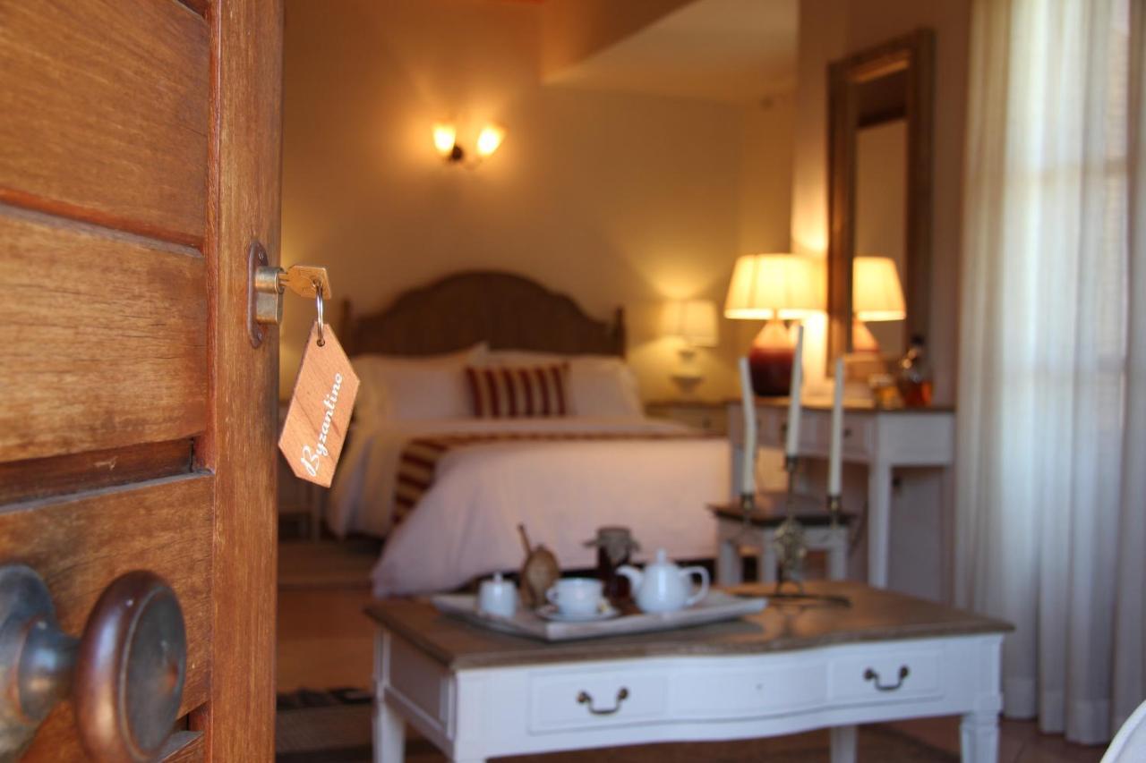 Liotrivi Historical Mansion And Boutique Hotel 모넴바시아 객실 사진