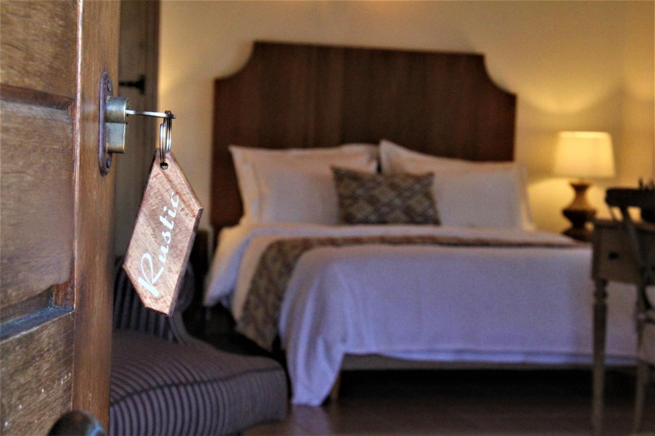 Liotrivi Historical Mansion And Boutique Hotel 모넴바시아 객실 사진